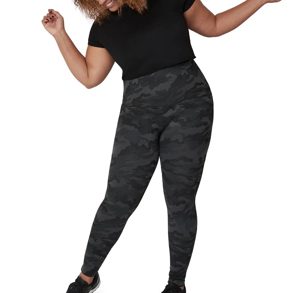 BELLY BANDIT Mother Tucker® Postpartum Compression Leggings Camo Size Small